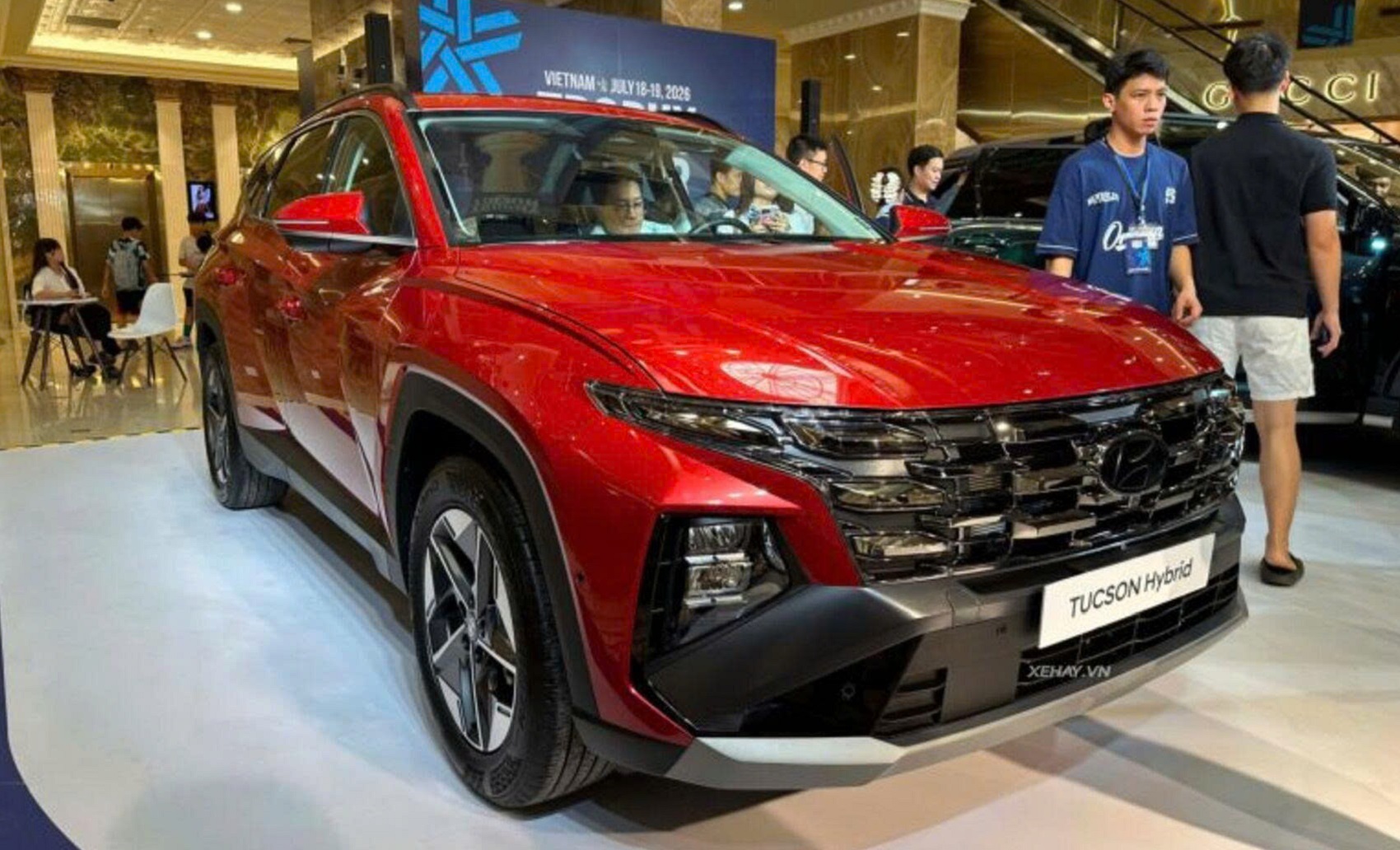 Hyundai Tucson Hybrid lần đầu được trưng bày tại Hà Nội: Giá dự kiến dưới 1 tỷ đồng, ra mắt tháng 10