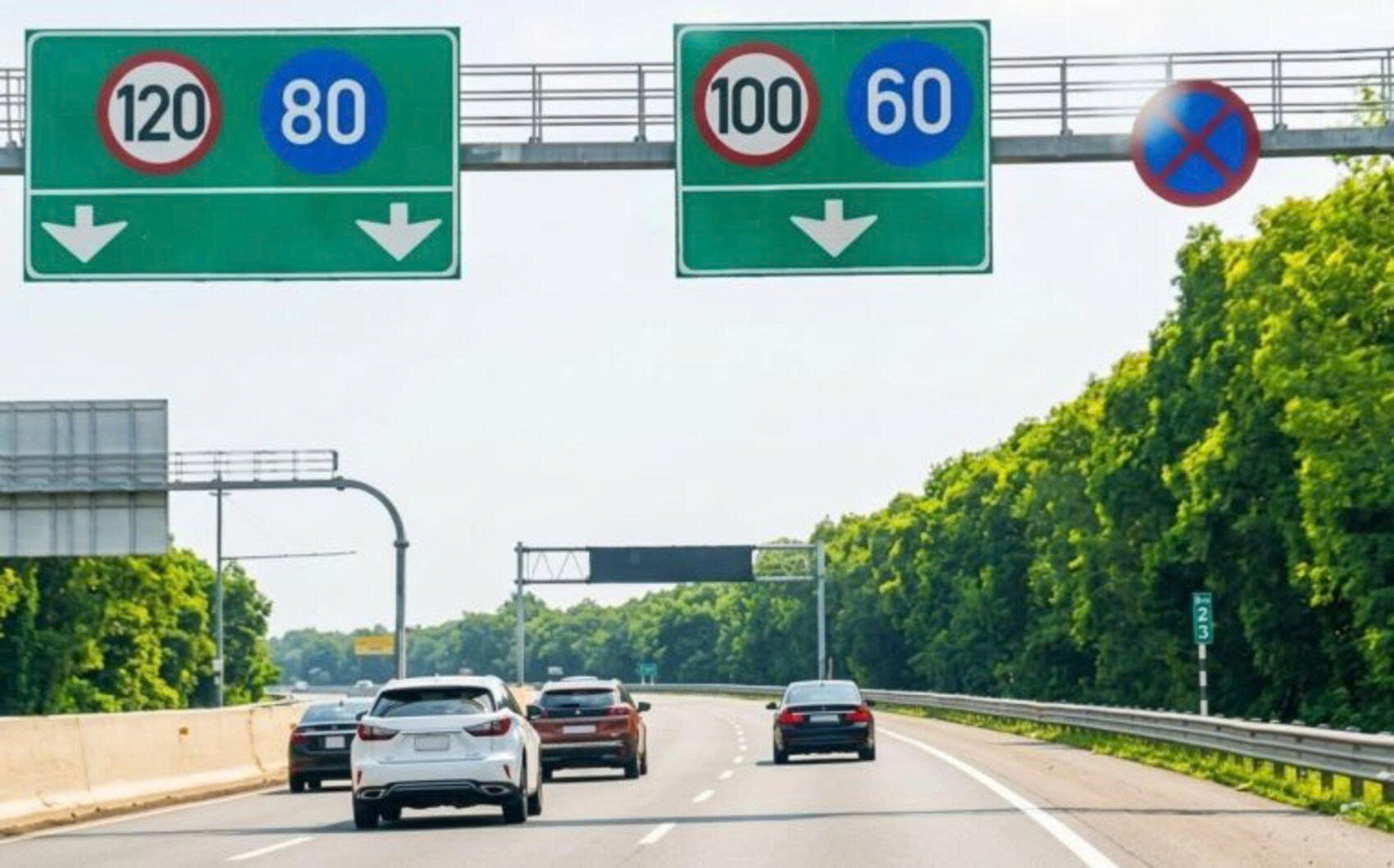 Việt Nam sắp thí điểm làn vượt xe trên cao tốc, tài xế không được chạy liên tục ở làn trái