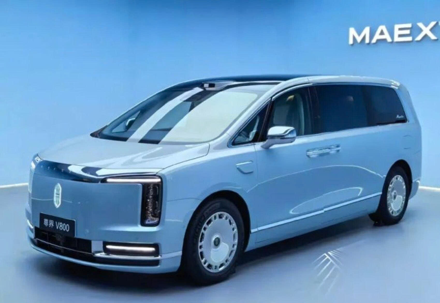 Maextro V800 ra mắt: MPV hạng sang sở hữu ghế thương gia massage 20 điểm, màn hình 41,6 inch và âm thanh 41 loa