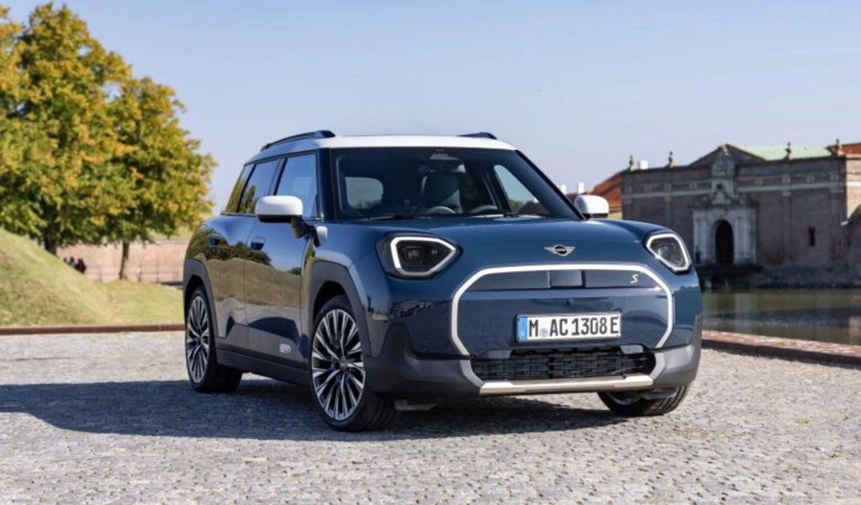 Chi tiết MINI Aceman giá 2,419 tỷ đồng ra mắt Việt Nam: CUV điện chạy hơn 400 km/sạc