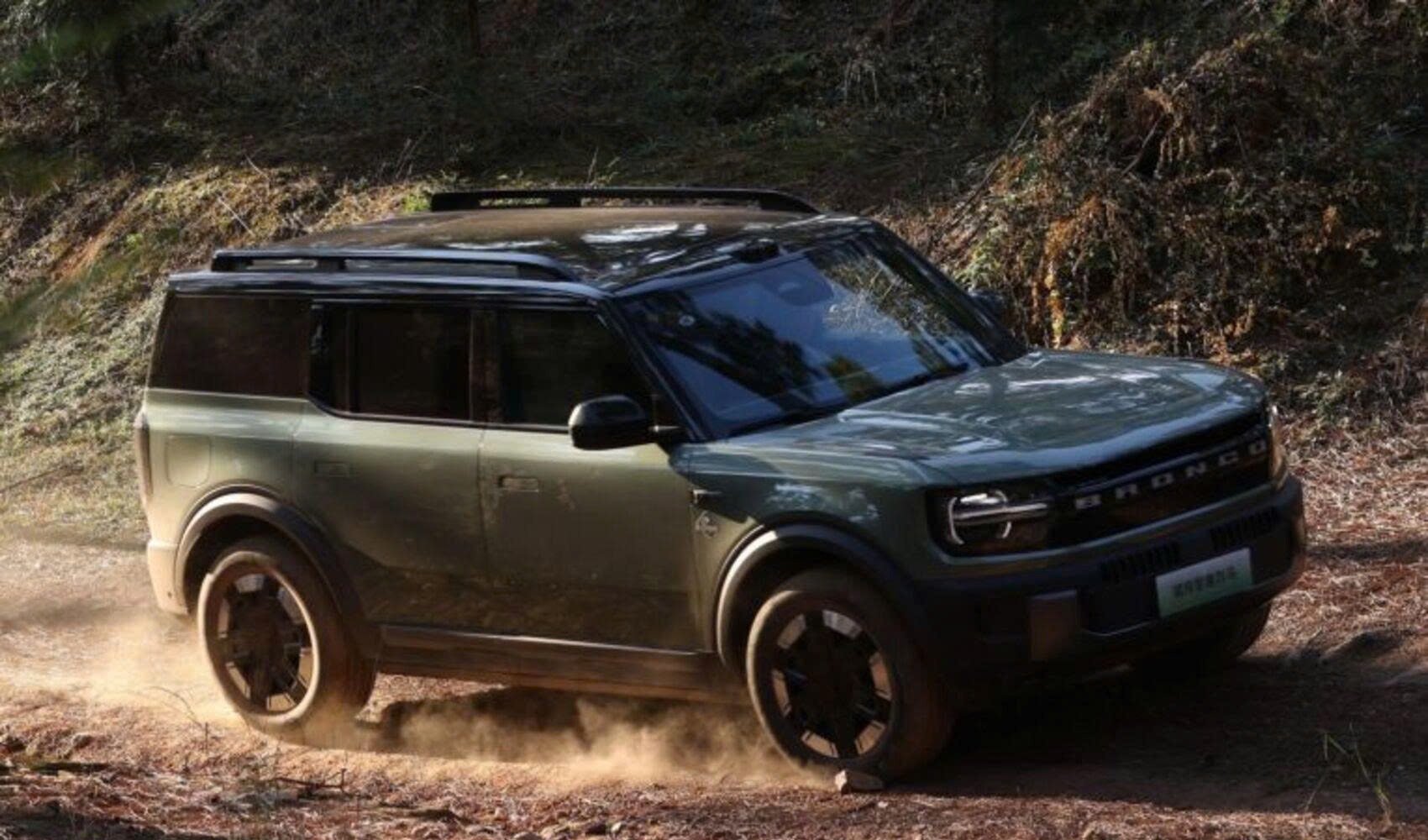 Cận cảnh Ford Bronco New Energy: SUV khung liền khối, bản EREV đi 1.220 km không tốn xăng