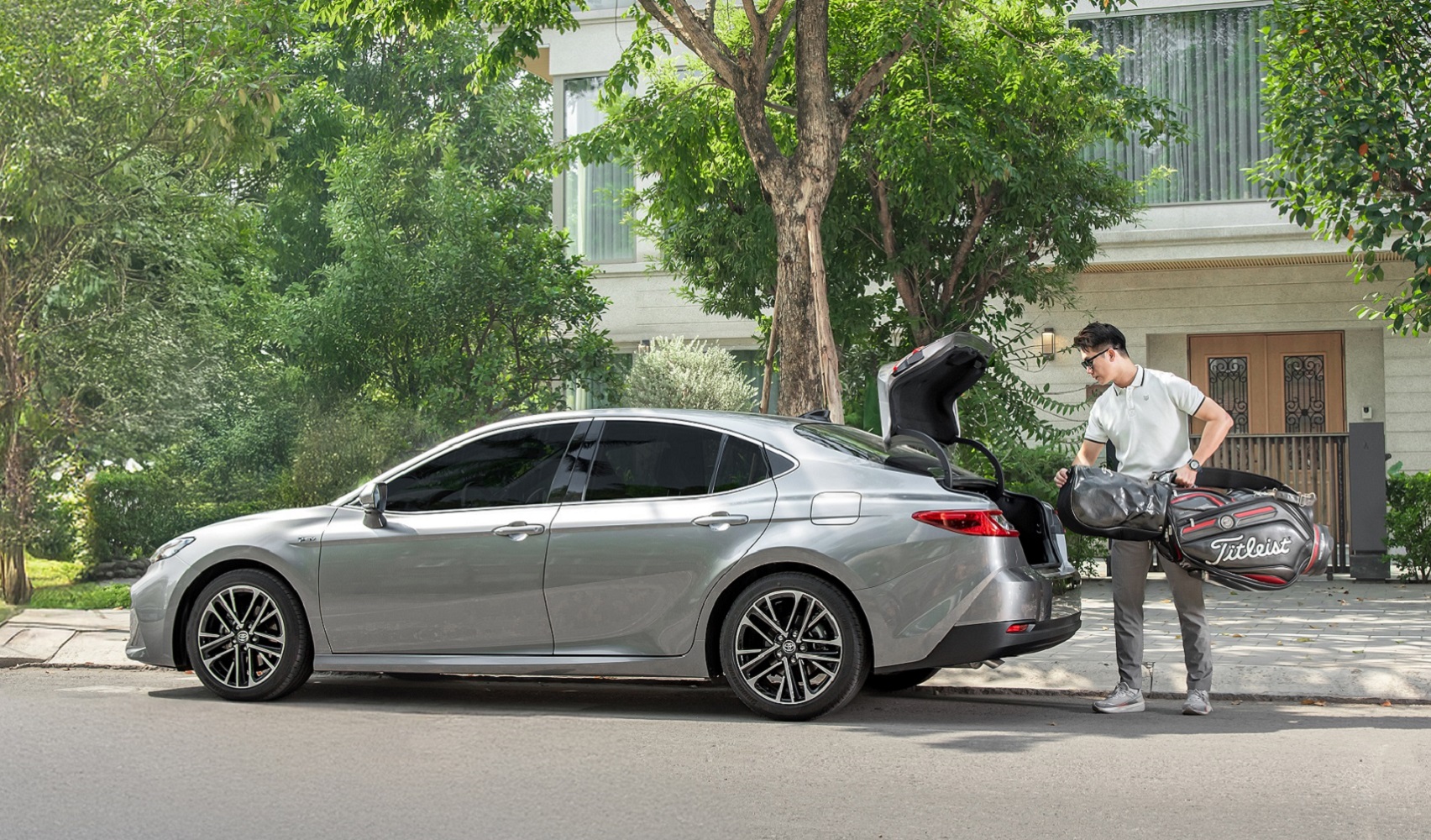 Toyota Camry HEV: Khi công nghệ gặp sự tinh tế