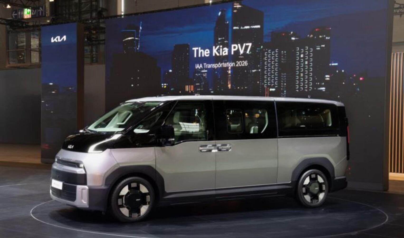 Ảnh thực tế KIA PV7: Xe tải van điện chạy được 460 km/sạc, sạc nhanh 800V