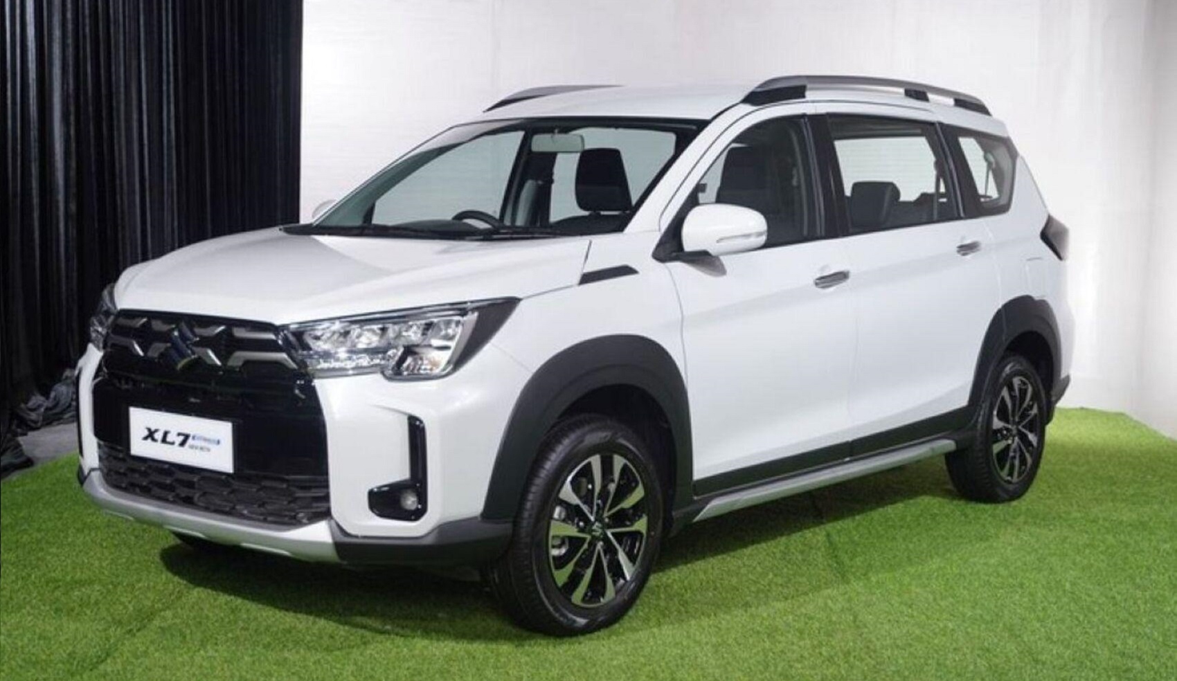 Suzuki XL7 Hybrid sắp được bổ sung hai phiên bản mới tại Việt Nam, hứa hẹn tiết kiệm nhiên liệu hơn bản hiện hành