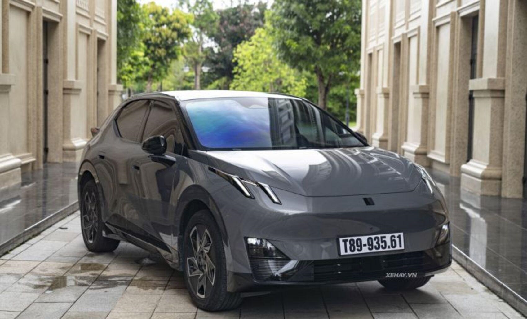Xe Trung Quốc ra mắt ồ ạt, sức mua vẫn dè dặt
