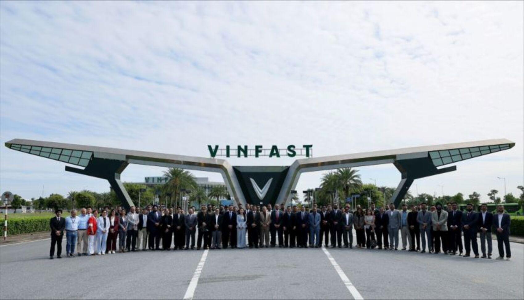 VinFast Ấn Độ ký kết Ý định thư hợp tác với hơn 50 đại lý xe máy điện đầu tiên, mở chuỗi showroom tại 15 bang
