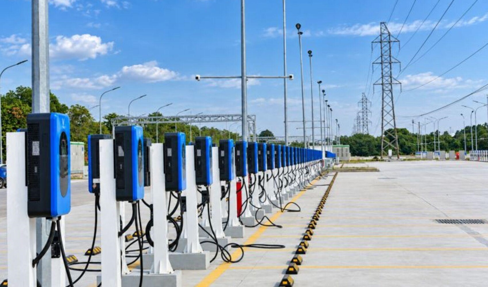 V-Green chính thức vận hành trạm sạc ô tô điện VinFast lớn nhất Việt Nam