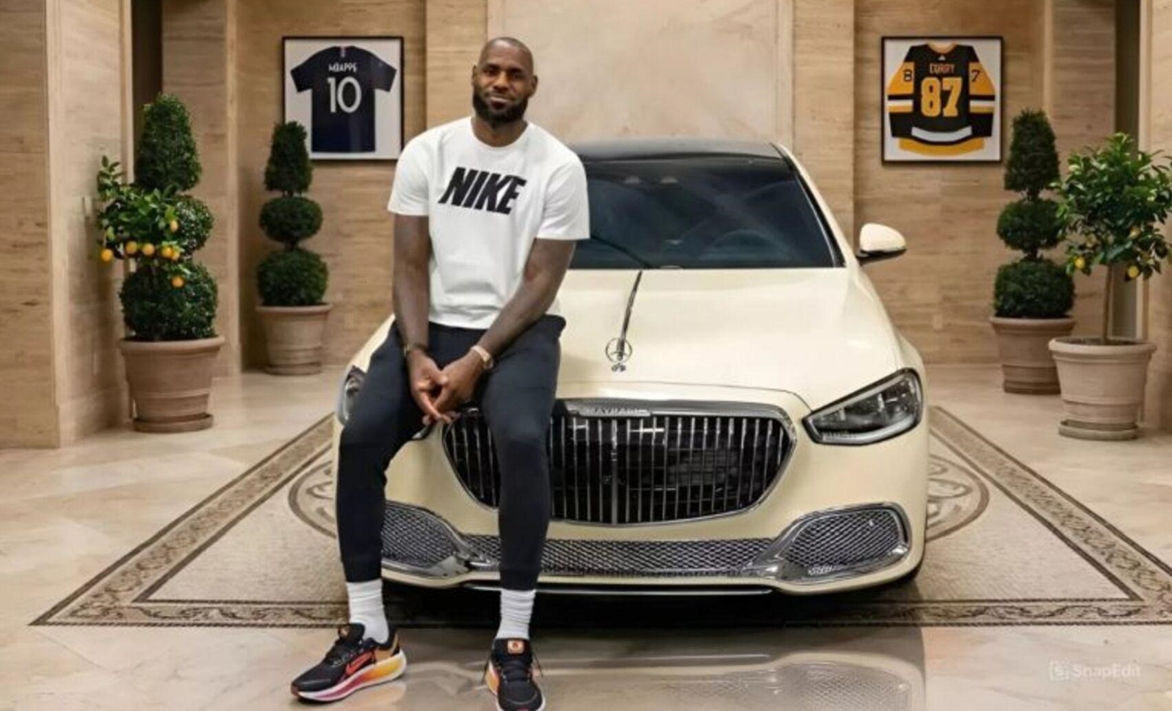 Mercedes-Maybach S 680 phiên bản độc quyền do huyền thoại NBA LeBron James thiết kế chính thức được đấu giá