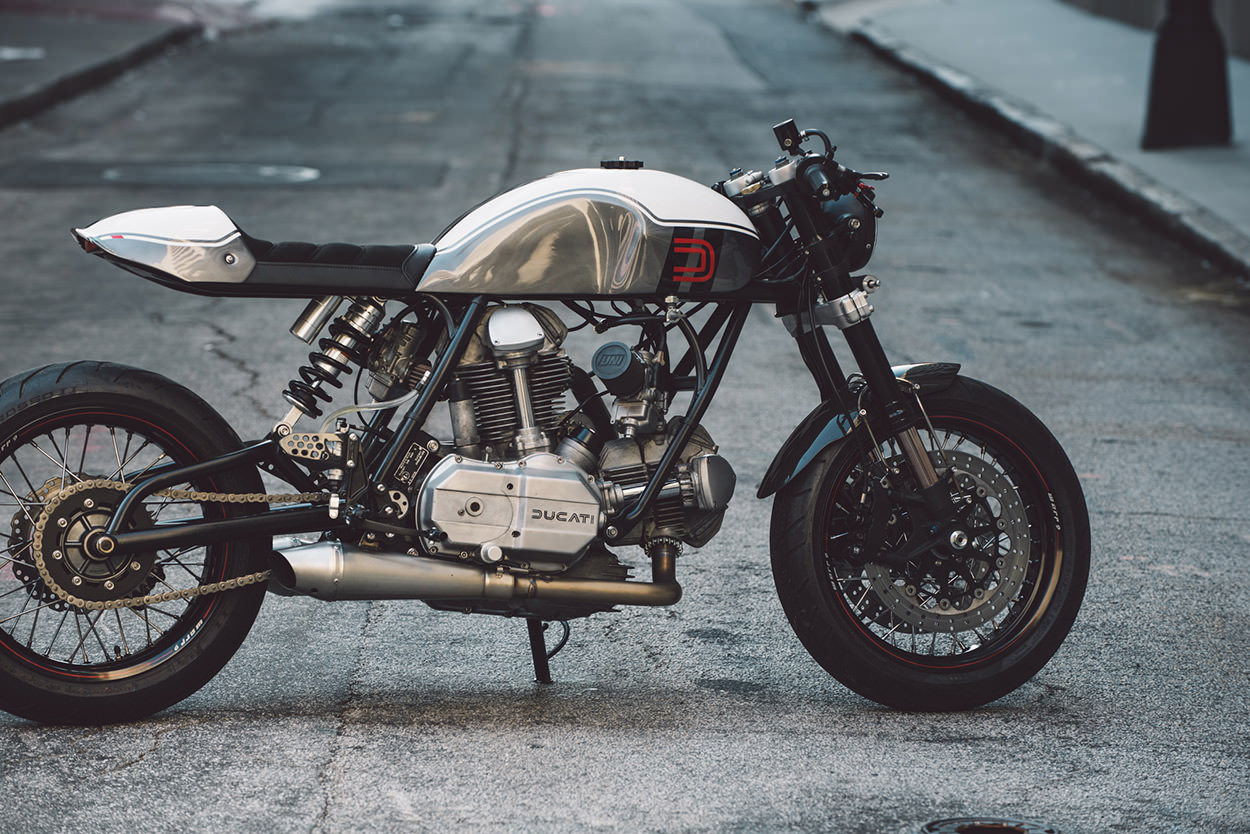 “Hắc Mã” Ducati 860 Café Racer hí vang sau giấc ngủ dài