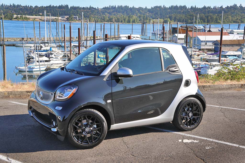 Xe siêu nhỏ gặp thách thức lớn