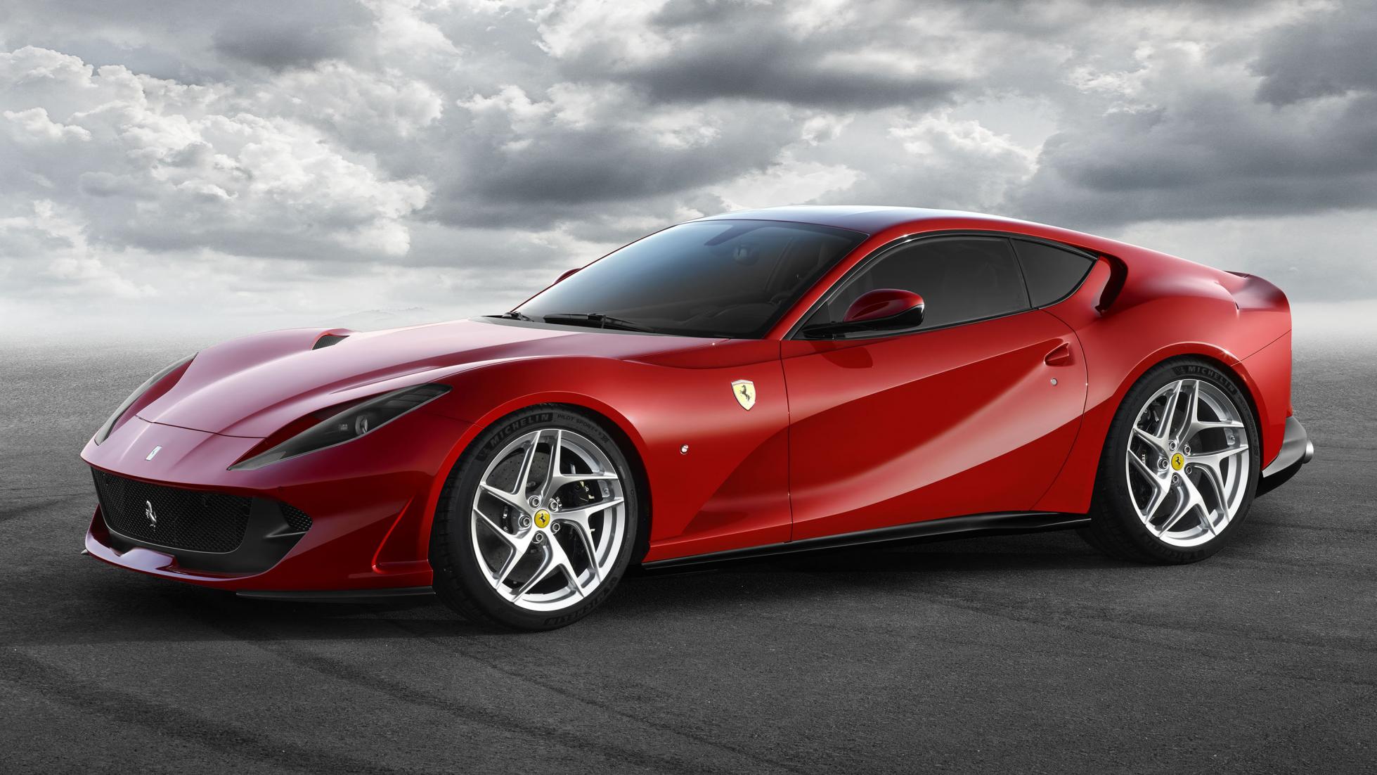 Ferrari 812 Superfast 2017 sẽ có giá 550.000 USD