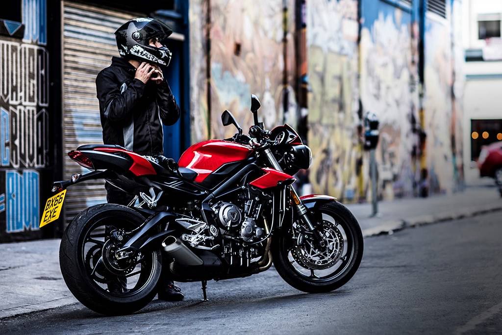 Triumph Street Triple 765 S 2017 ra mắt Ấn Độ, giá 300 triệu đồng