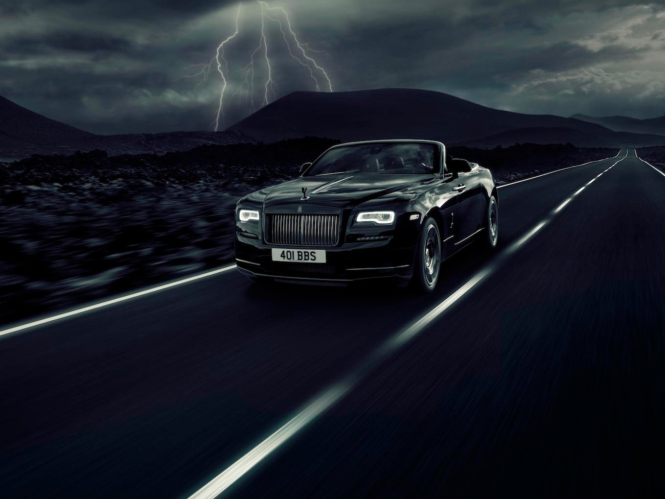 “Đã mắt” ngắm Rolls-Royce Dawn Black Badge 593 mã lực