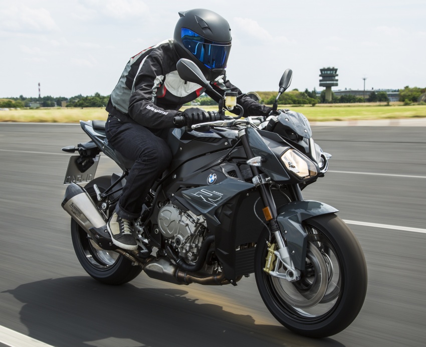 BMW Motorrad S 1000 R và R 1200 GS Adventure 2017 chính thức chào thị trường Châu Á