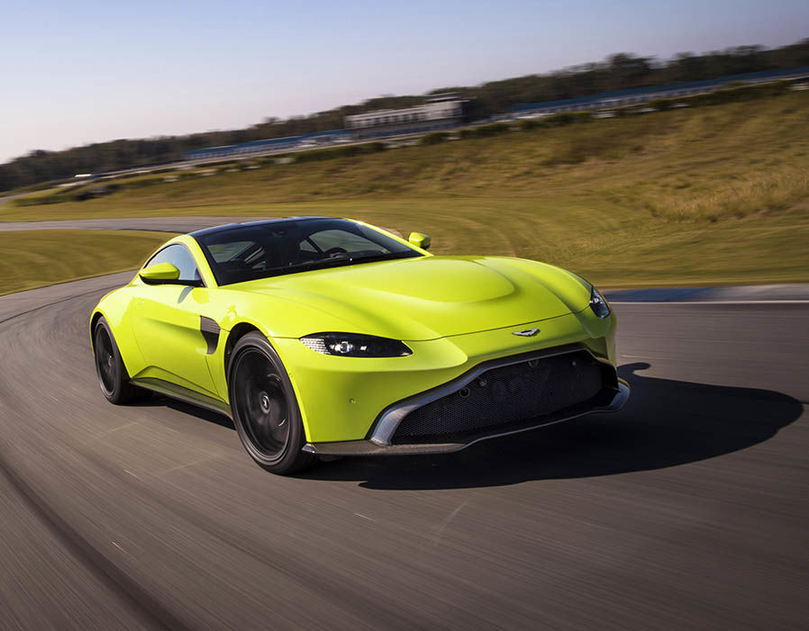 Chưa kịp xuất xưởng, Aston Martin Vantage 2018 đã “cháy hàng”