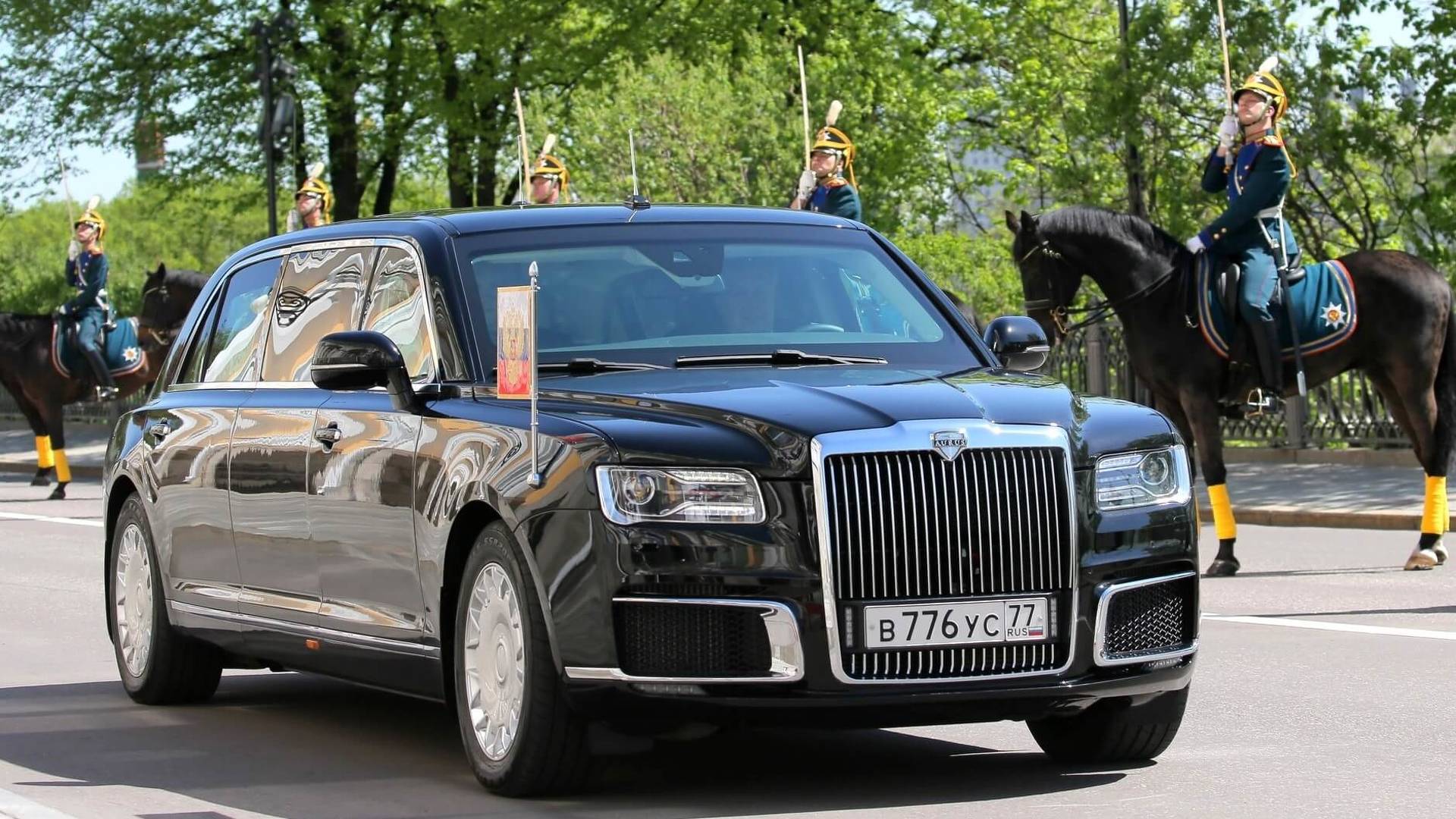 “Mục sở thị” siêu xe chở Putin trong lễ nhậm chức