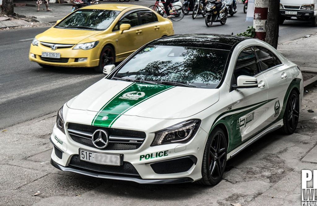 Ôtô “nhái” logo cảnh sát Dubai bị từ chối đăng kiểm