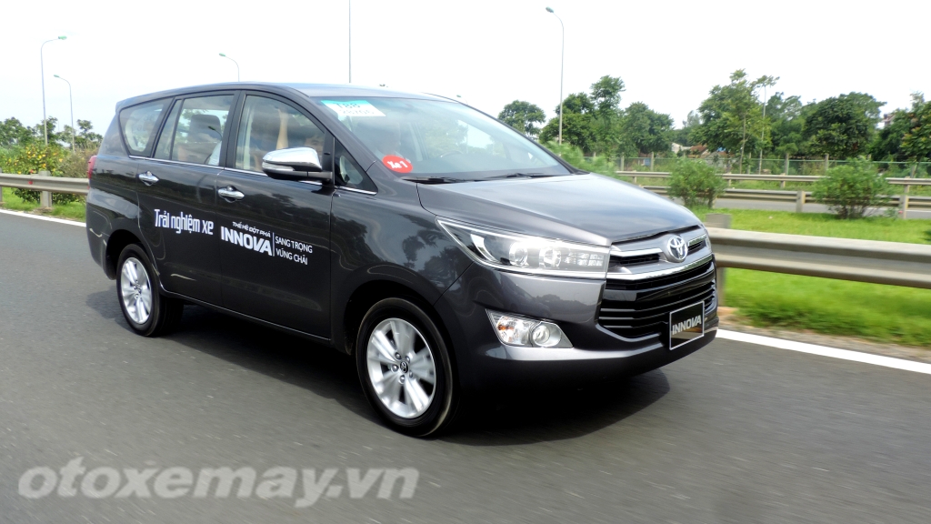 Đánh giá nhanh Toyota Innova 2016