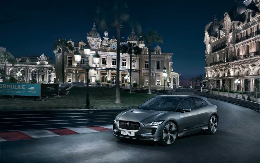 Jaguar I-PACE lẻn vào đường đua Monaco không gây tiếng động