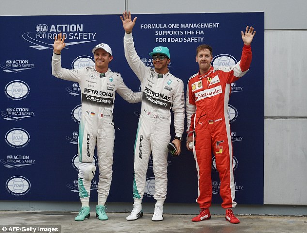 Mưa gió không làm khó được Hamilton