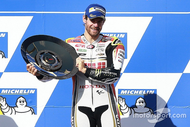 Chặng 16 MotoGP 2016: Cal Crutchlow tận dụng thành công sai lầm của Marquez