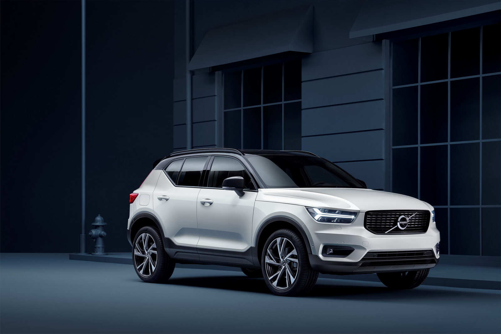 Volvo chính thức ra mắt XC40 hoàn toàn mới