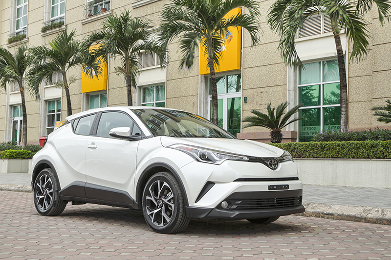 Cận cảnh miniSUV Toyota C-HR đầu tiên tại Việt Nam