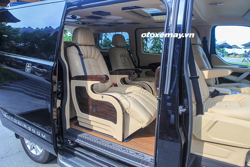 Auto Kingdom cho ra mắt “bản độ” đầu tiên của Ford Tourneo