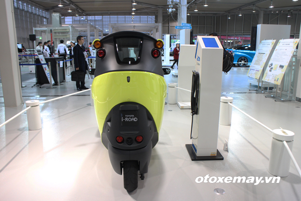 Xem khả năng vận hành thực tế của chiếc Toyota i-Road