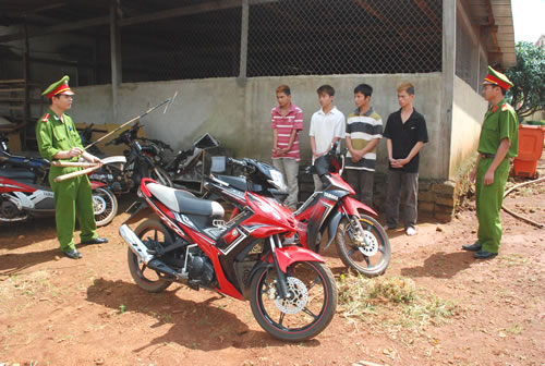 Cảnh giác các chiêu trộm cướp xe khó ngờ