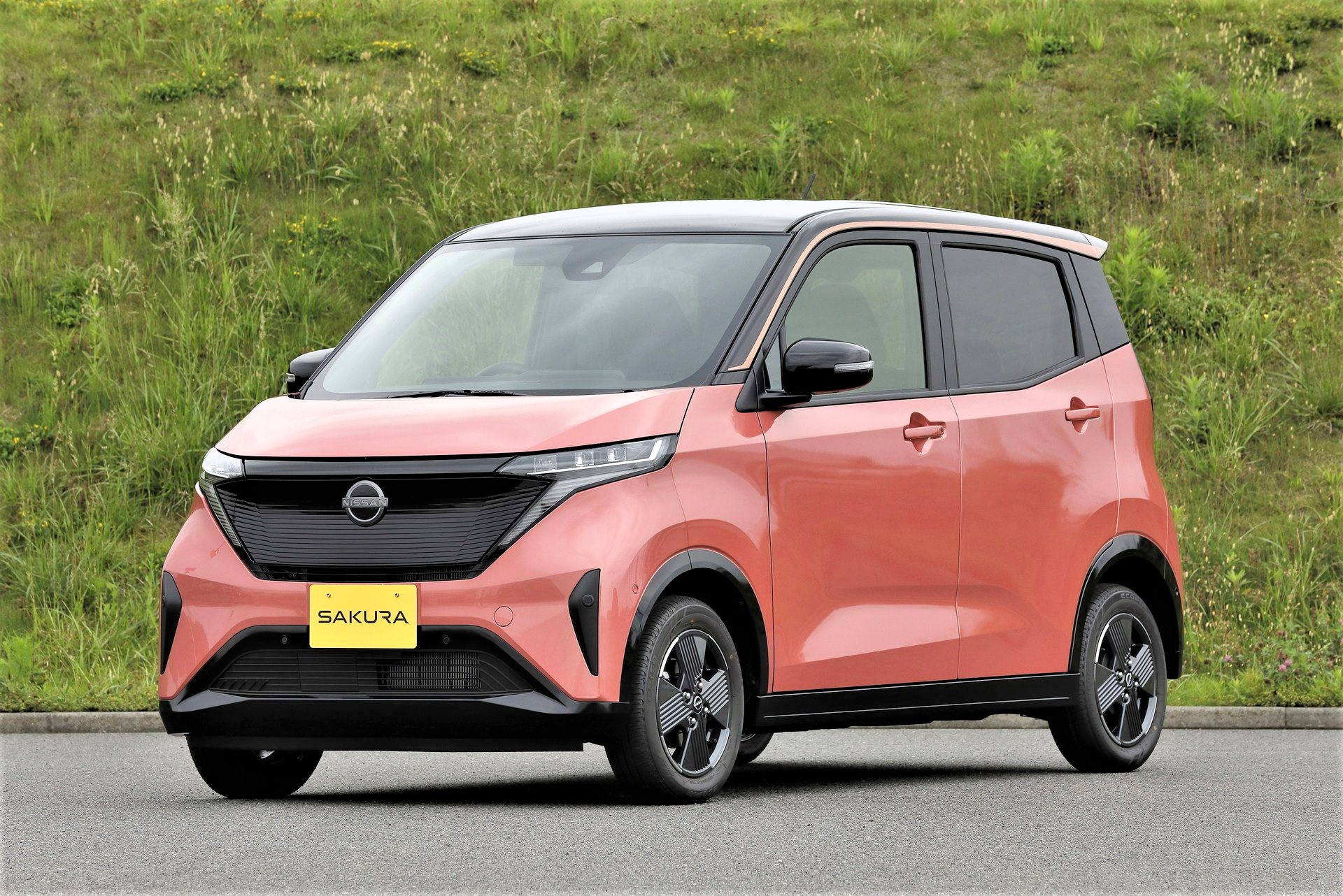 Sakura EV - xe điện giá cả phải chăng nhất của Nissan