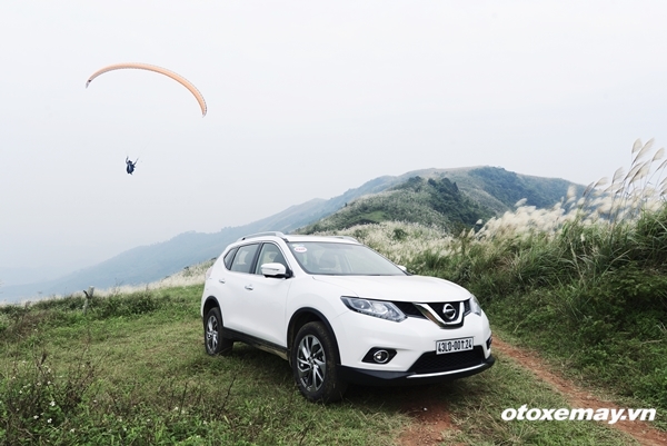 Nissan X-Trail vượt núi nhẹ như chơi