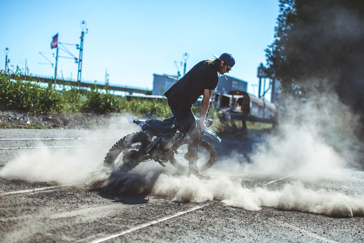 Hàng hiếm Husqvarna 256 lên bàn độ