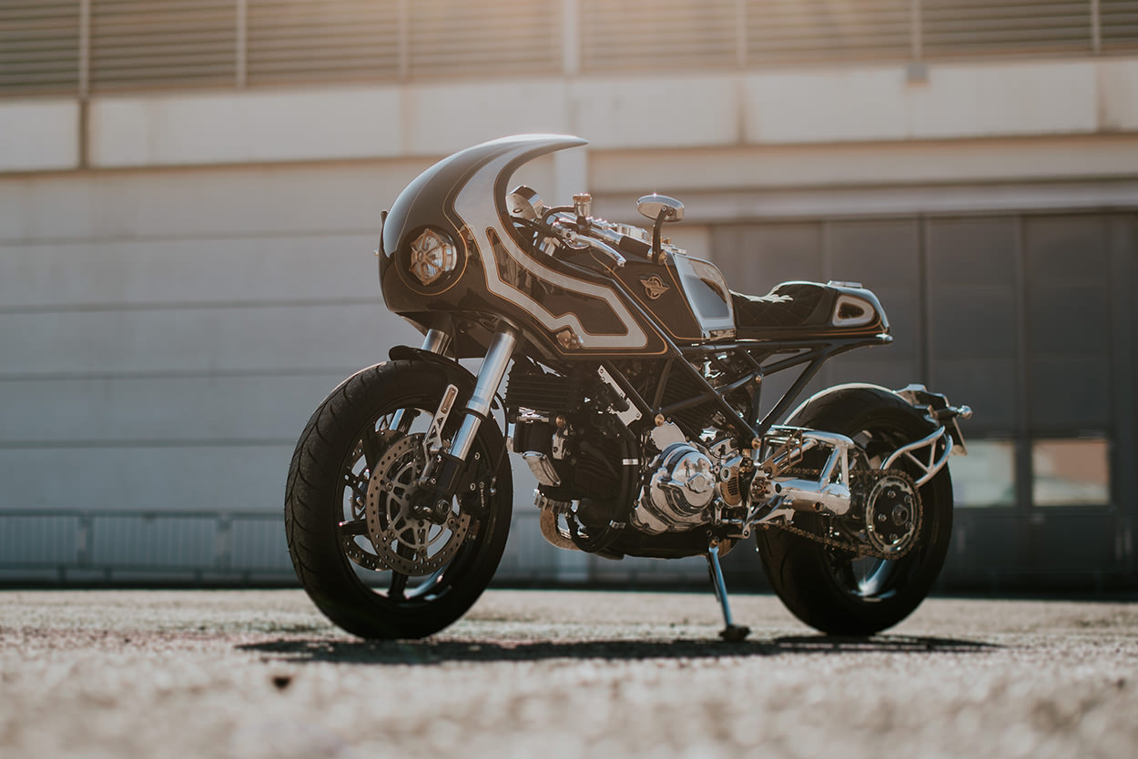 Ducati Monster S2R độ Café Racer phong cách Steampunk cực chơi
