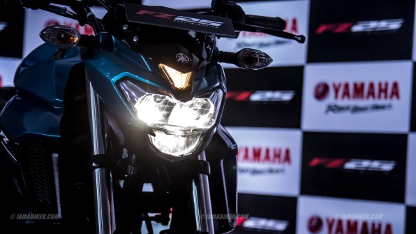 Yamaha FZ25 gây bão, FZ150i "thất sủng"