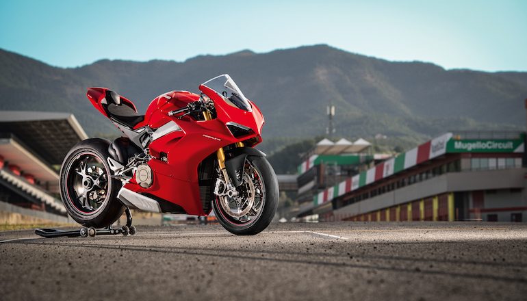Ducati bất ngờ vén màn Panigale V4