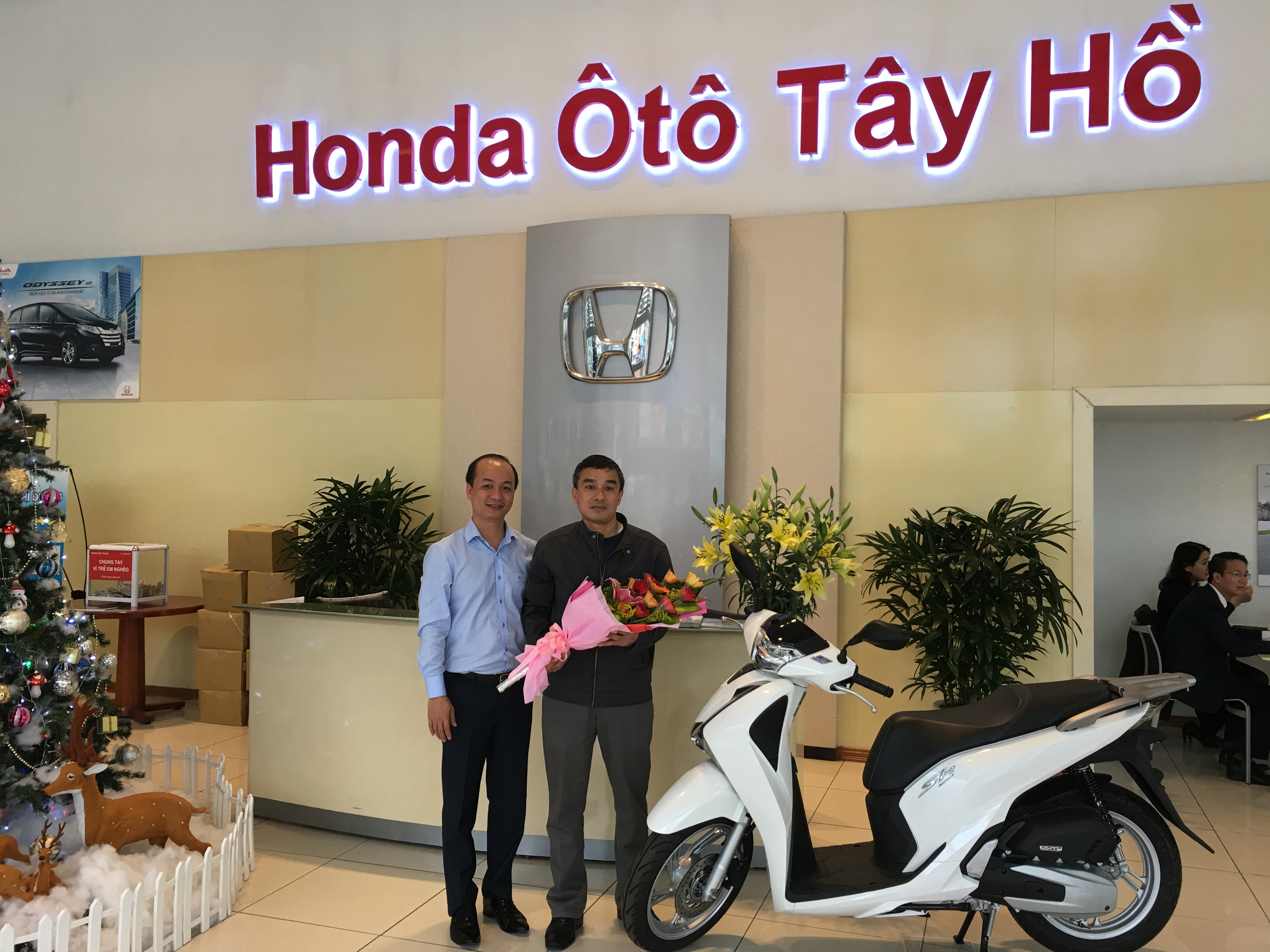 Hàng chục khách hàng trúng thưởng xe Honda chơi Tết