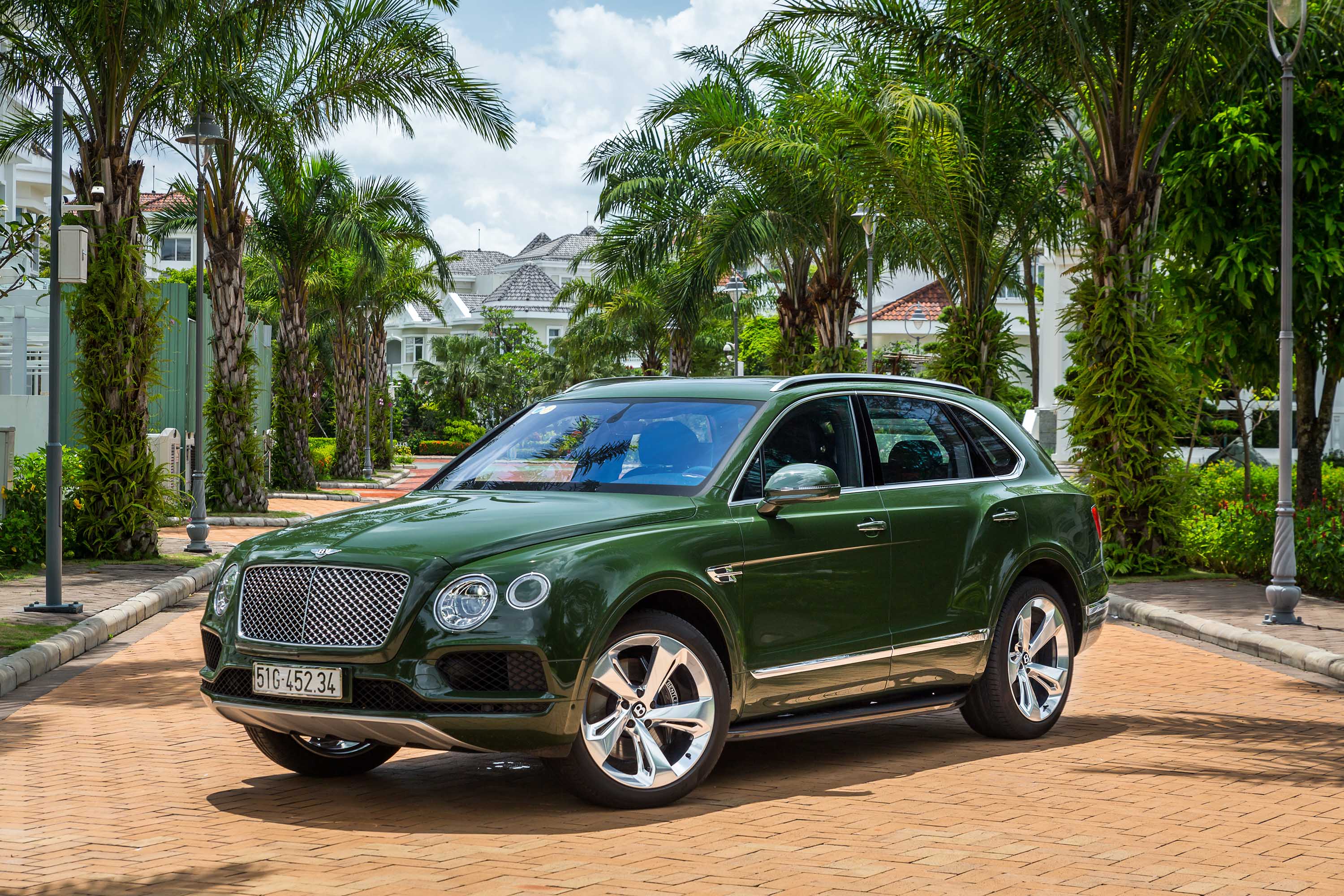 Ngắm chiếc Bentayga W12 Bespoke duy nhất tại Việt Nam