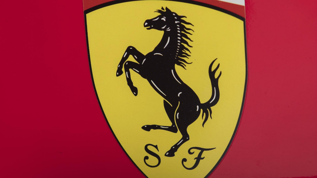 Ferrari đã tuyên bố sản xuất SUV, thề thốt chỉ là trò hề