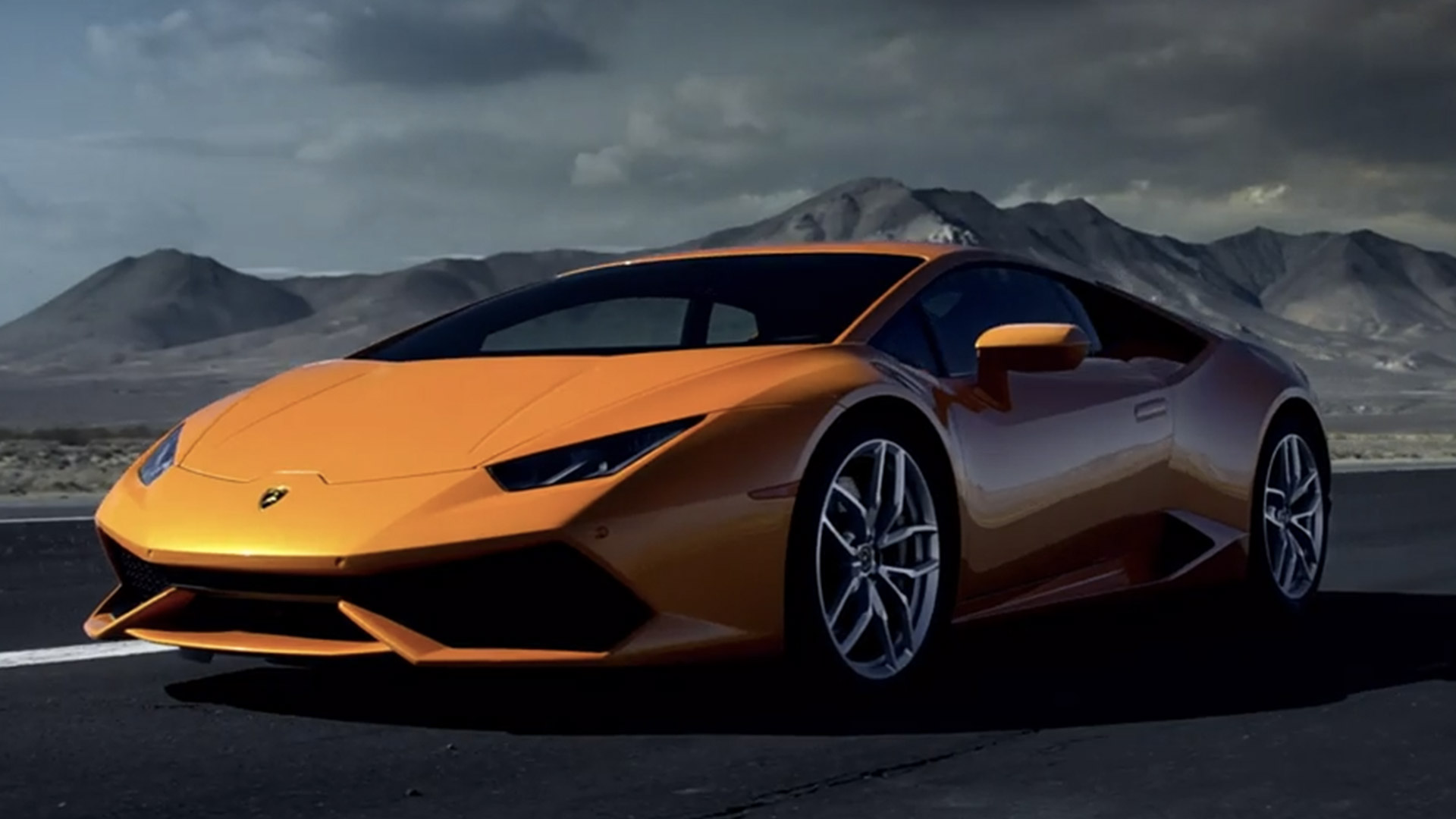 Lamborghini ghi nhận doanh số kỷ lục trong năm 2017